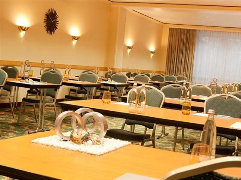 Renaissance Duesseldorf Hotel Экстерьер фото