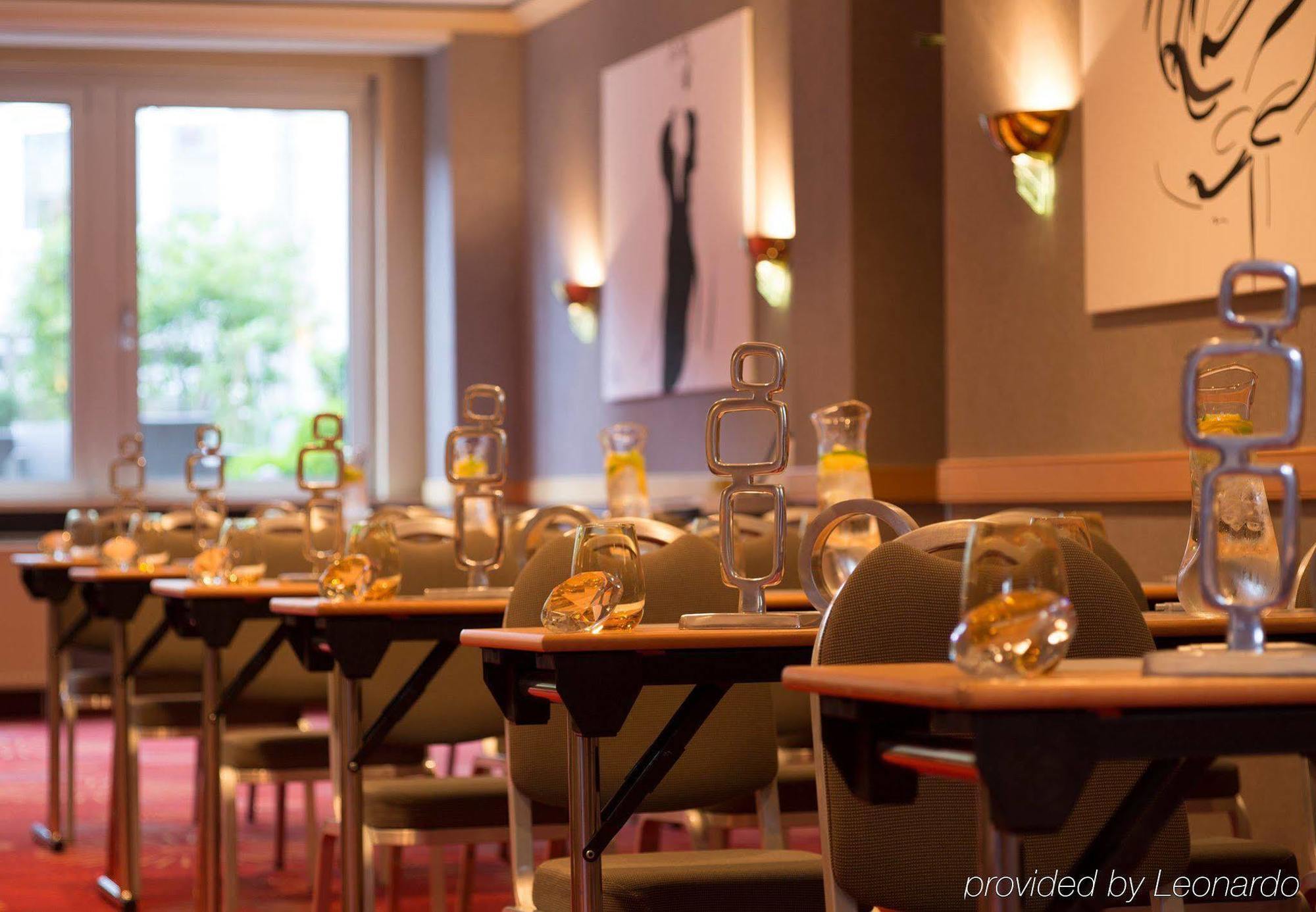 Renaissance Duesseldorf Hotel Экстерьер фото