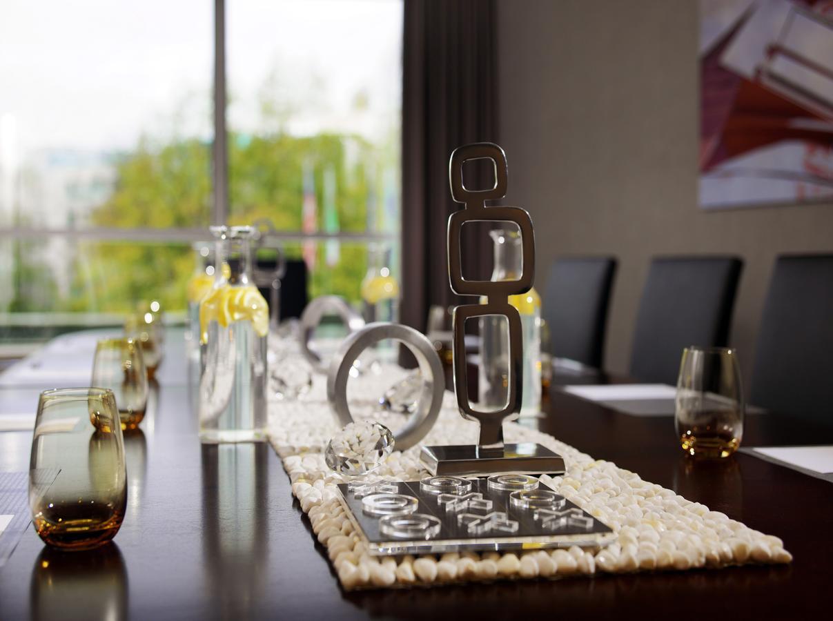 Renaissance Duesseldorf Hotel Экстерьер фото
