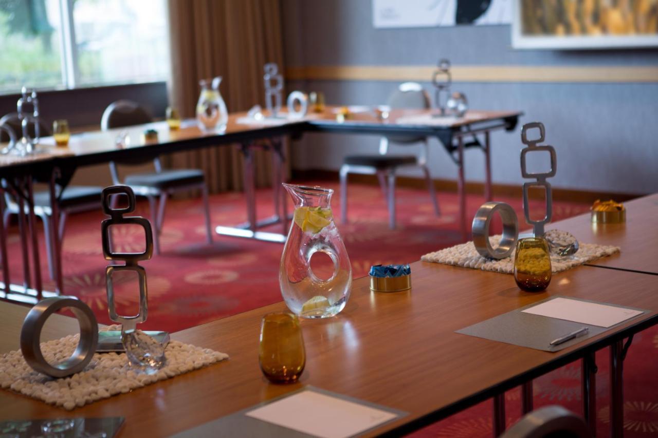 Renaissance Duesseldorf Hotel Экстерьер фото