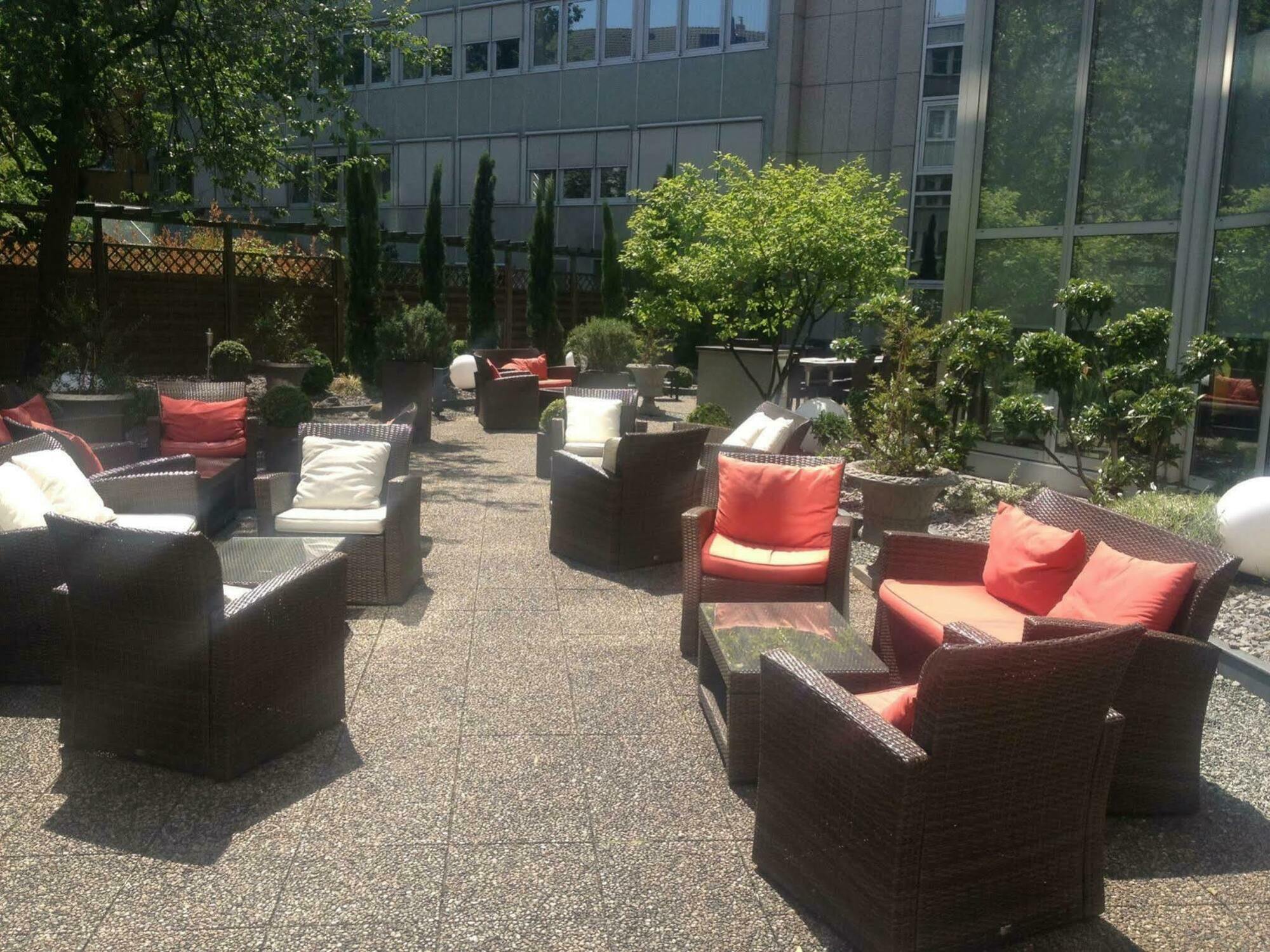 Renaissance Duesseldorf Hotel Экстерьер фото